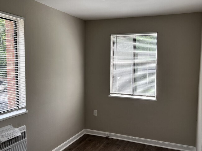 Building Photo - 2025 Move-In Special – $200 Off First Month’s Rent!! Affordable 2-Bedroom Apartment in Southwest ...