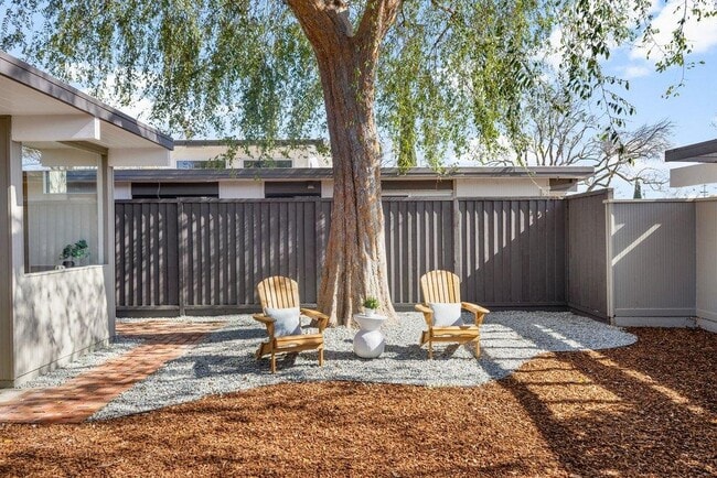 Building Photo - 729 Stendhal Ln