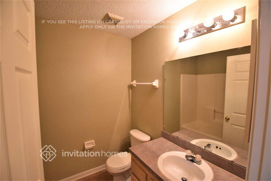 Building Photo - 13509 Las Brisas Way N