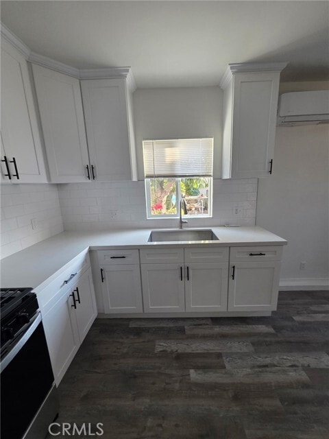 Building Photo - 6024 Ensign Ave