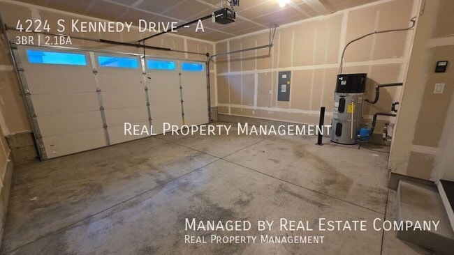 Building Photo - 4224 S Kennedy Dr