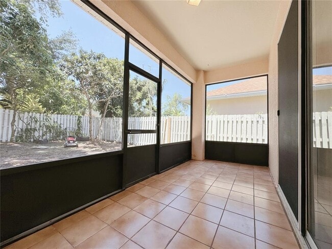 Building Photo - 5004 Alavista Dr