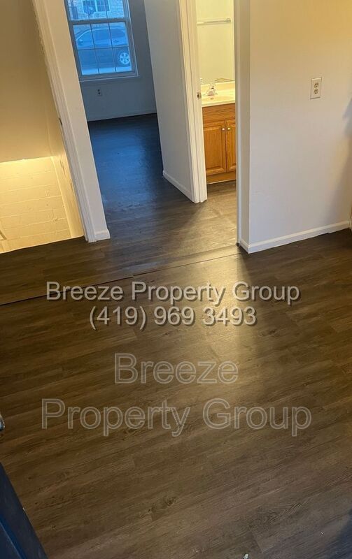 Building Photo - 518 Hope St