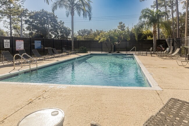 Building Photo - 3737 Loretto Rd