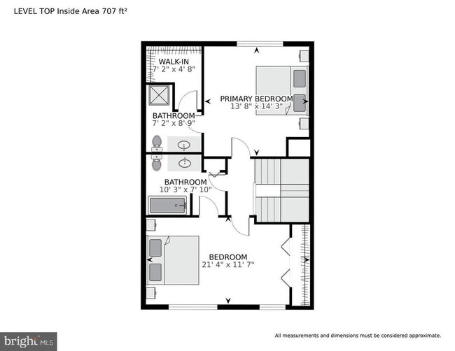 Building Photo - Amazing, updated end unit townhome backing to trees and open common area in Centre Ridge neighbor...