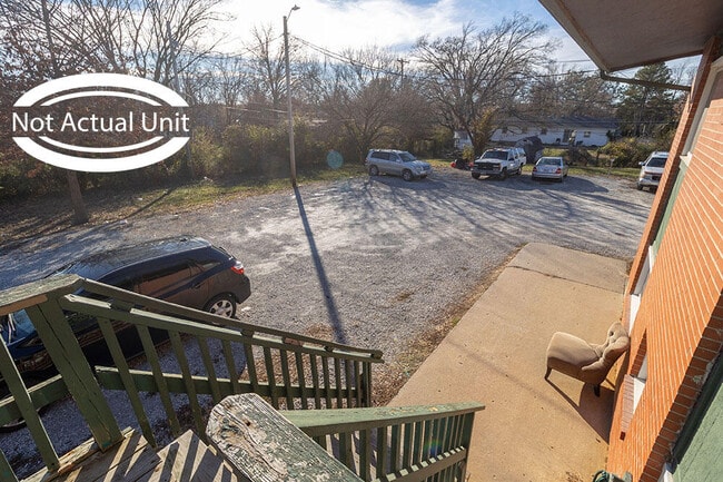 Building Photo - 2924 Leeway Dr