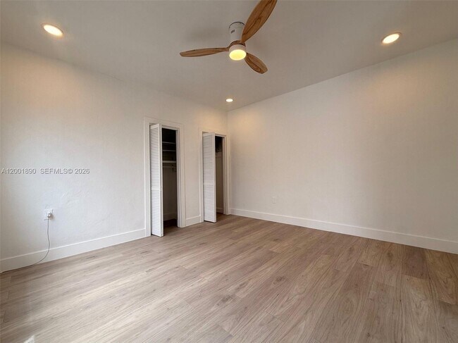 Building Photo - 12906 NE 6th Ave