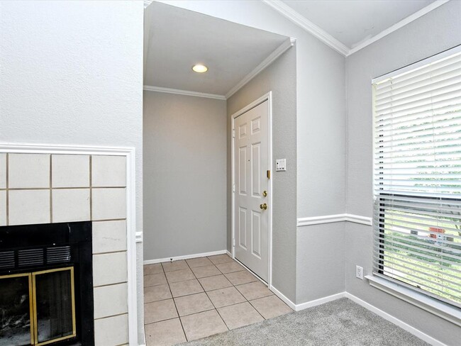 Building Photo - 806 Sunny Ln