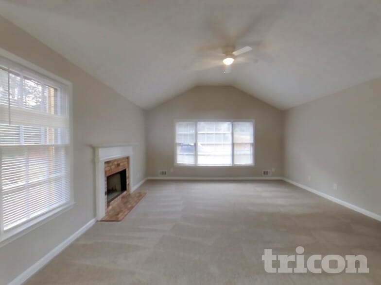 Building Photo - 3746 Windy Hill Dr SE