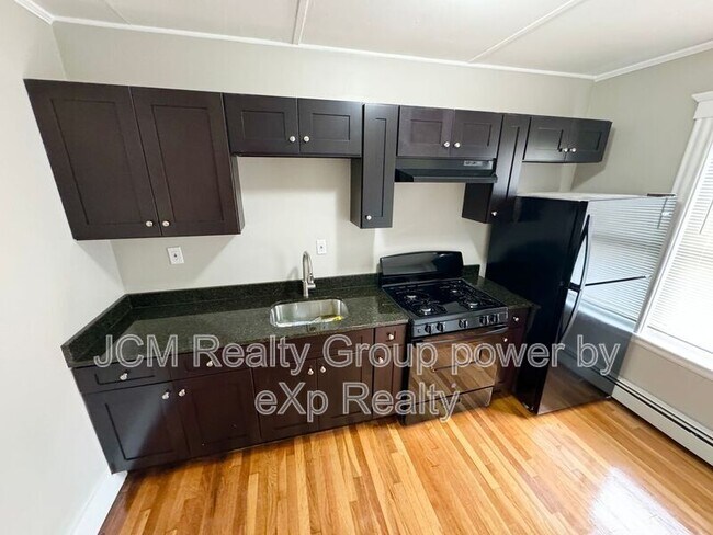 Primary Photo - 23 Mall St