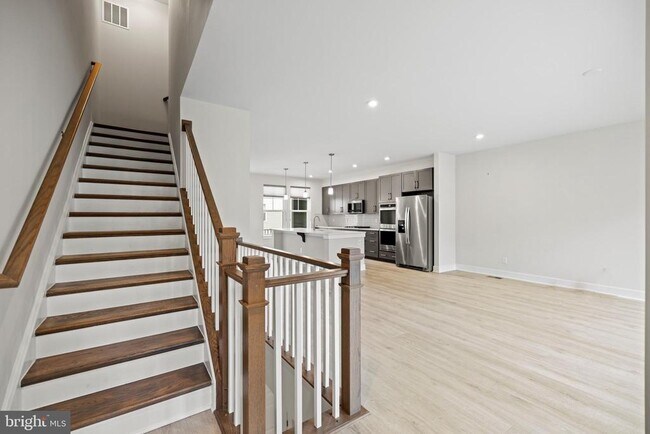 Building Photo - 1548 Meadowlark Glen Rd