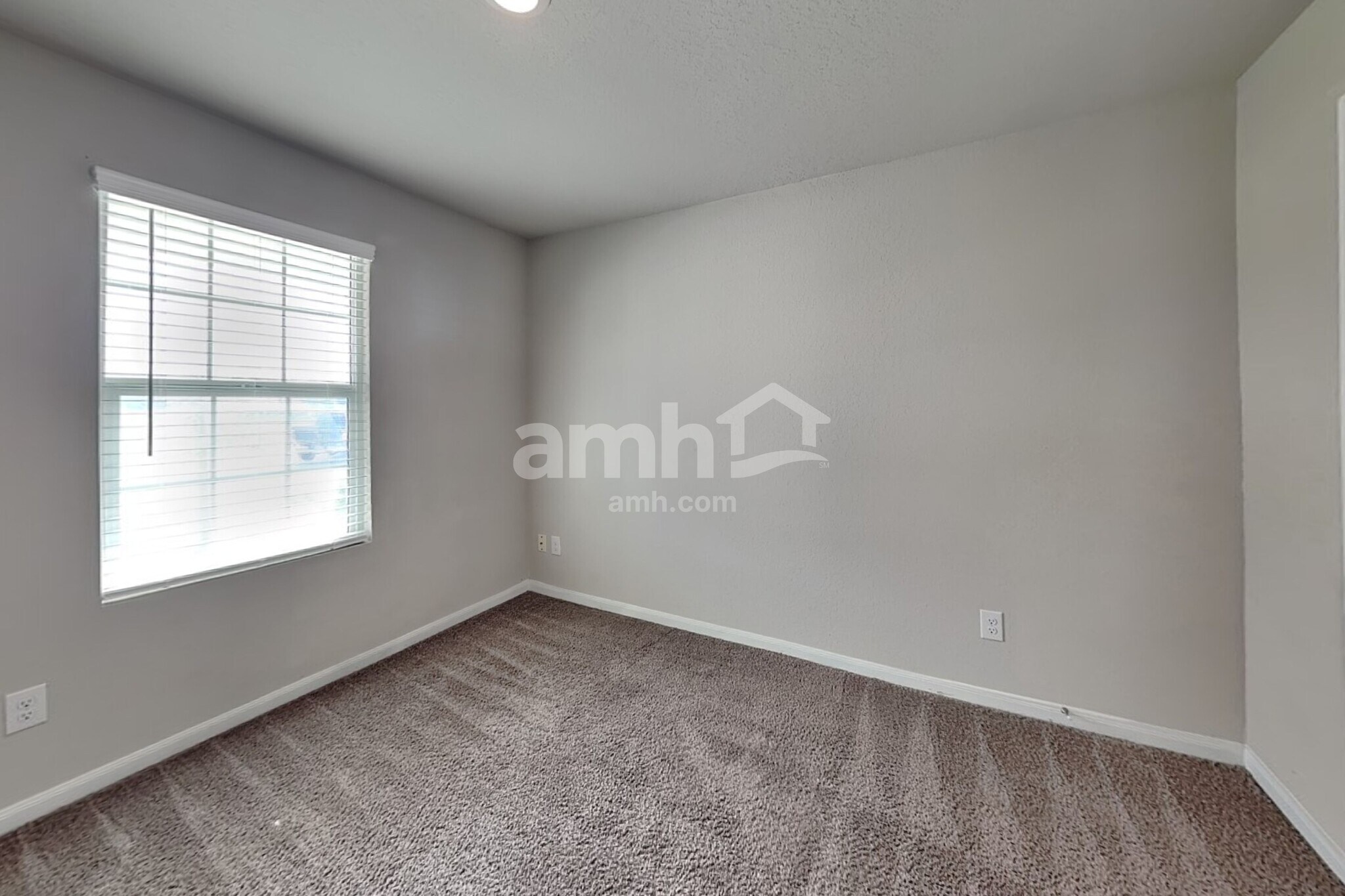 Building Photo - 9978 Sarrebourg St