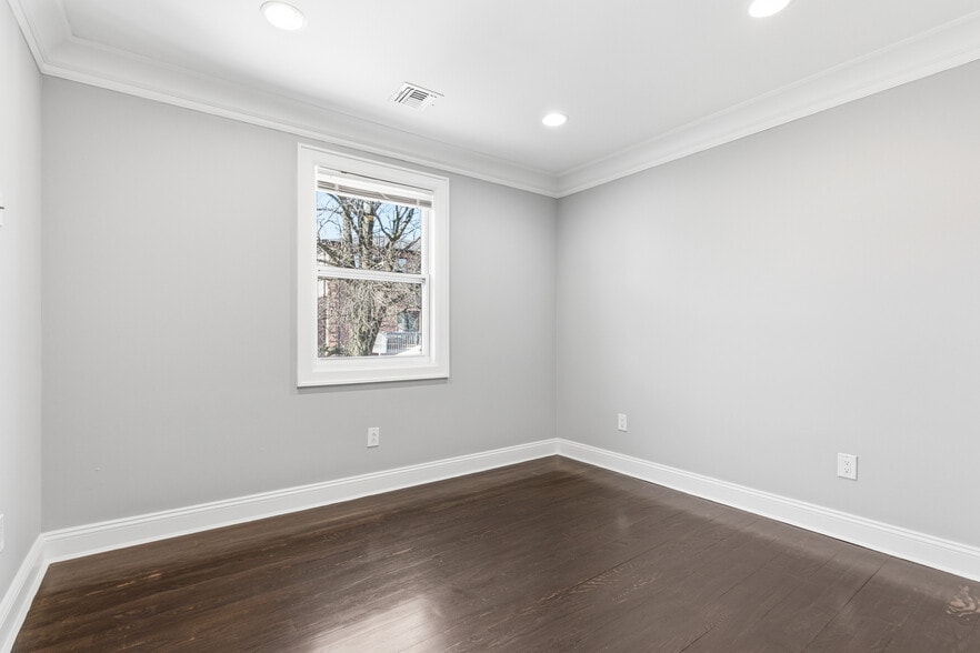 Building Photo - 54 Lawton Ave