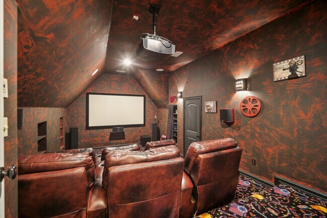 Building Photo - Stunning 5 bedroom 4.5 bath in Stonebrooke Glenn