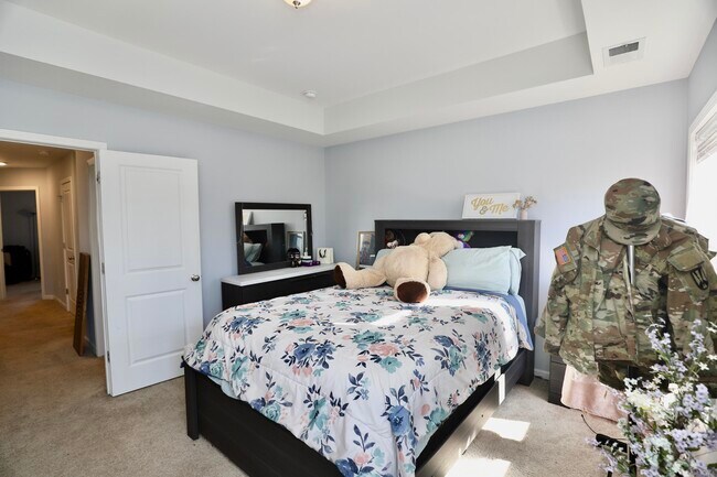 Building Photo - 1009 Providence Plantation Dr