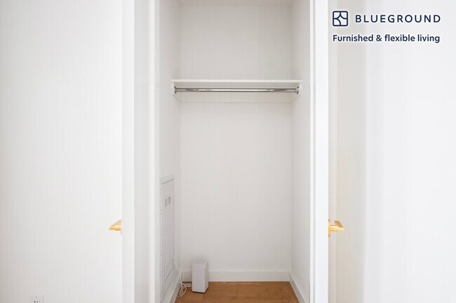 Building Photo - 285 Kingsland Ave