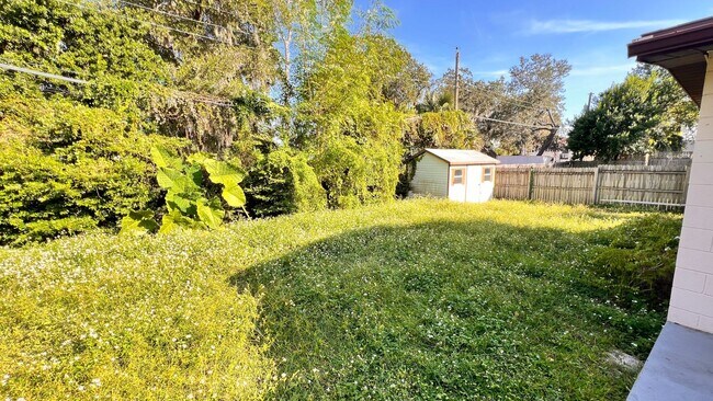 Building Photo - Timeless Charm Meets Modern Comfort in the Heart of Winter Park! WASHER & DRYER INCLUDED!