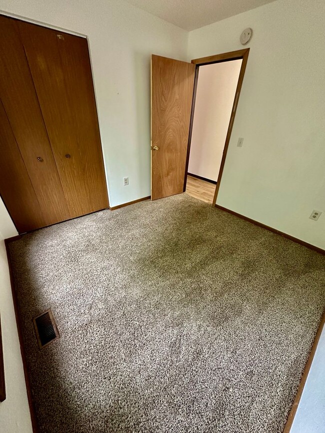 Building Photo - 3 Bedroom Home for Rent in North Pole!