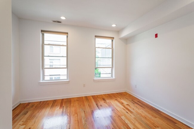 Building Photo - 1642 N Marshall St