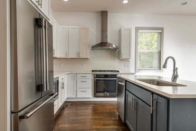 Building Photo - 336 Vivelle Ave
