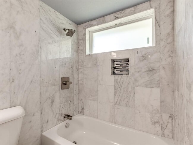 Building Photo - 14008 Gateway Dr