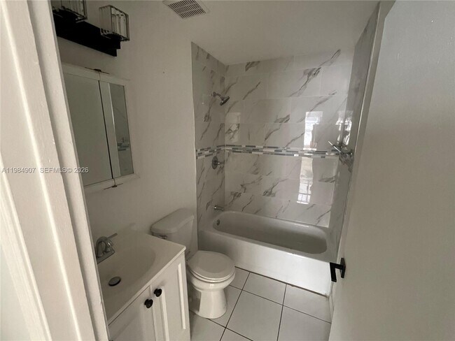 Building Photo - 1780 SW 84th Ave