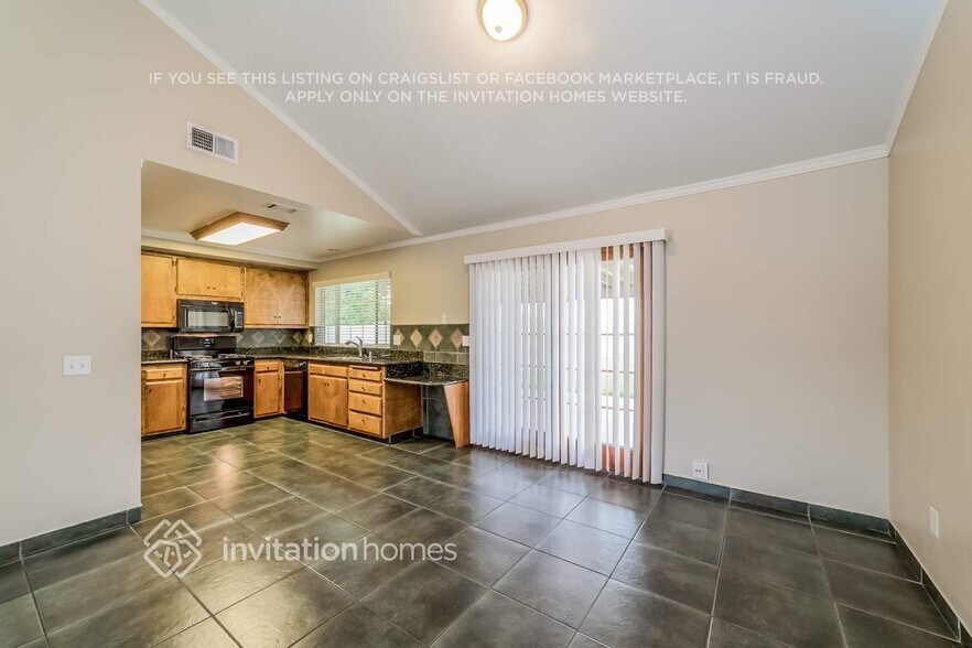 Building Photo - 1504 Cole Ave