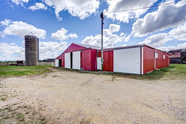 Building Photo - 34 N Union Rd