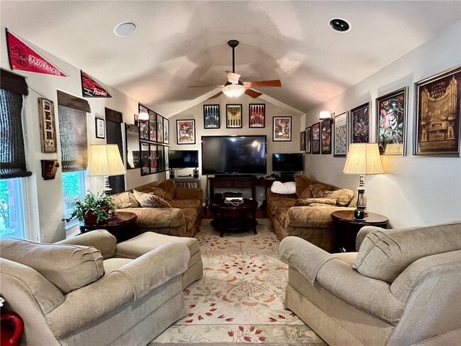 Building Photo - 628 N Mission Blvd