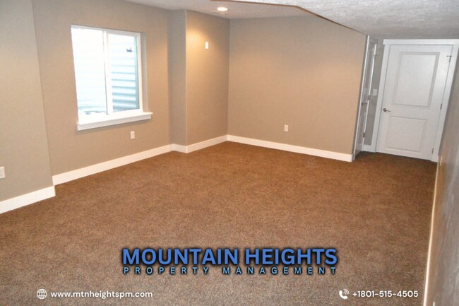 Building Photo - 954 Delorean Ln