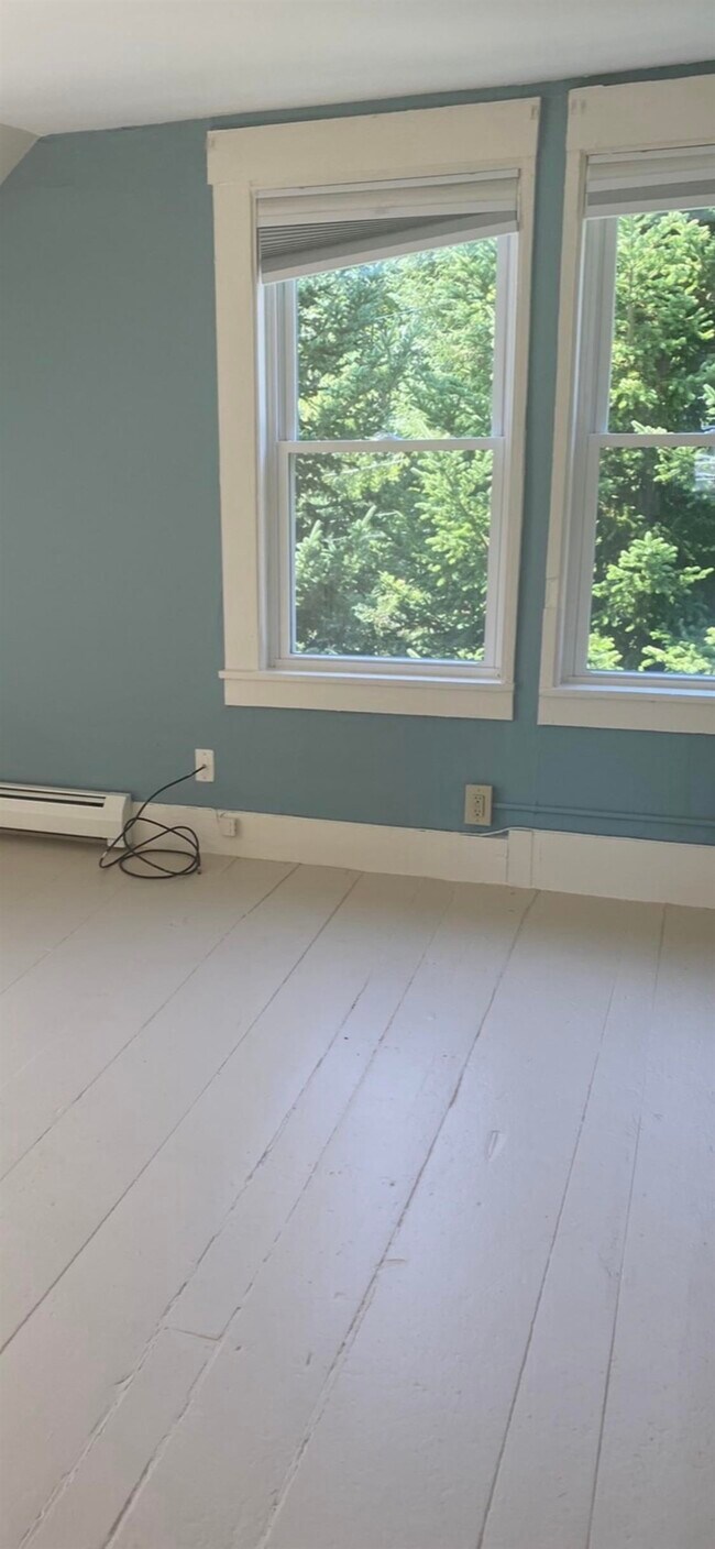 Building Photo - 36 Western Ave