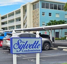 Building Photo - Fully Furnished 2 Bedroom 2 Bath St. Pete Beach Condo!