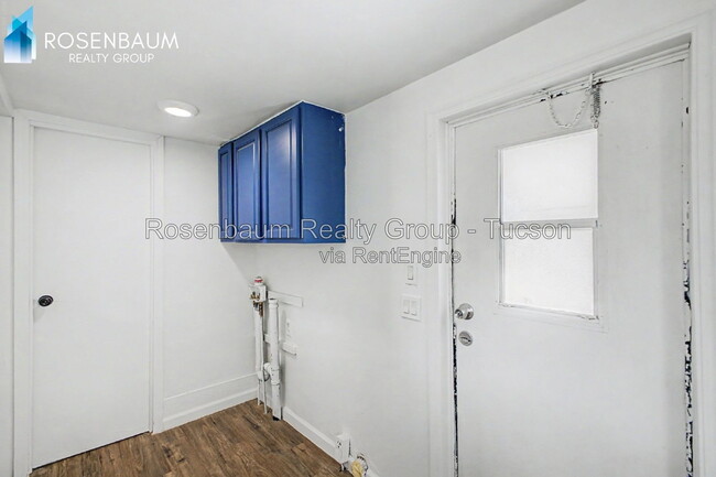 Building Photo - 6525 N Brushtail Ln
