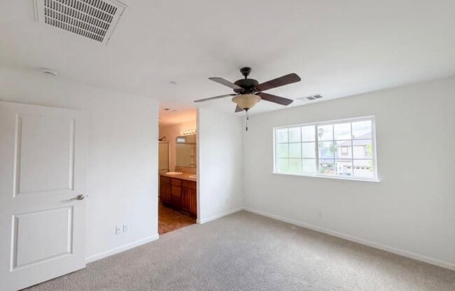 Building Photo - 7912 Majestic Palms Ct