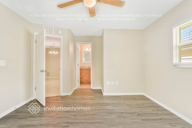 Building Photo - 10582 Jane Eyre Dr