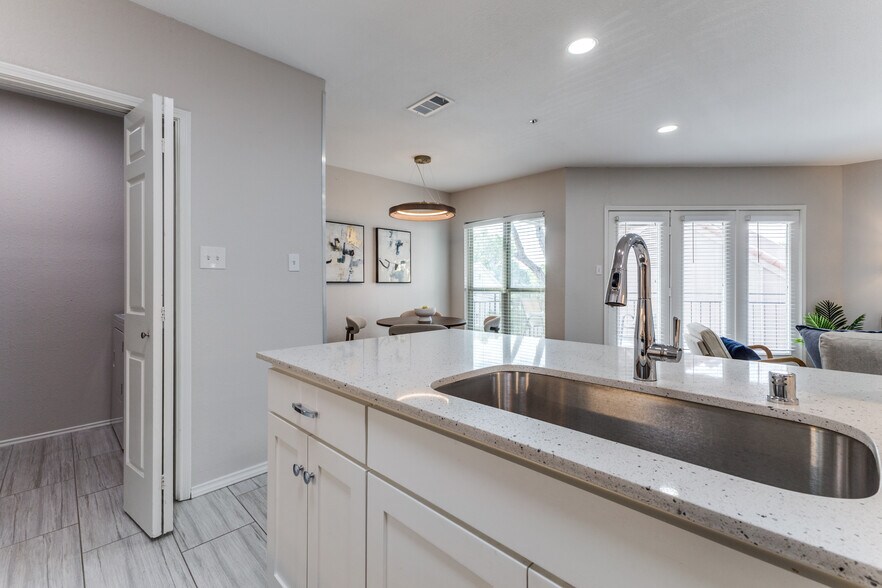 Building Photo - 4501 Druid Ln