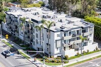 Building Photo - Smartly Designed 2-Bedroom Apartment in Prime Studio City Location