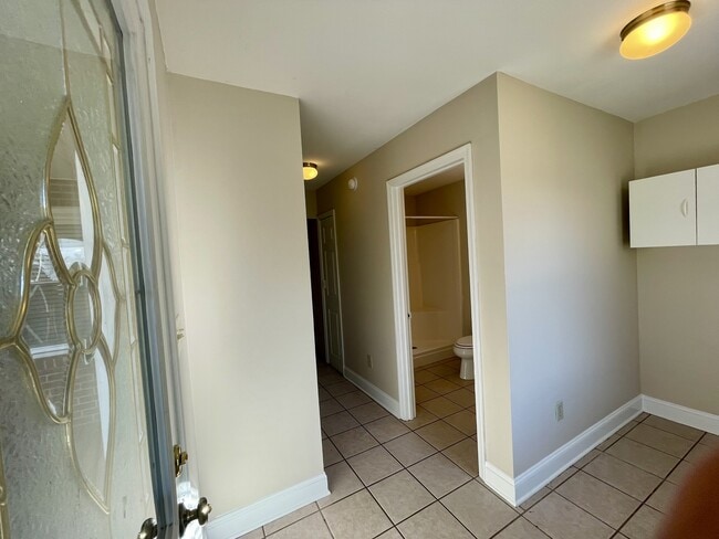 Building Photo - 2421 Old Forest Rd