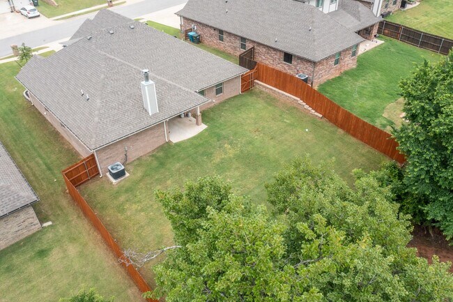 Building Photo - Beautiful Home in Woodland Park