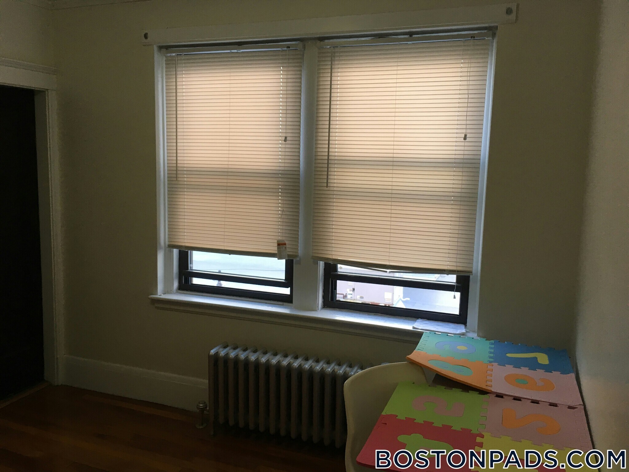 Building Photo - 349 Pleasant St