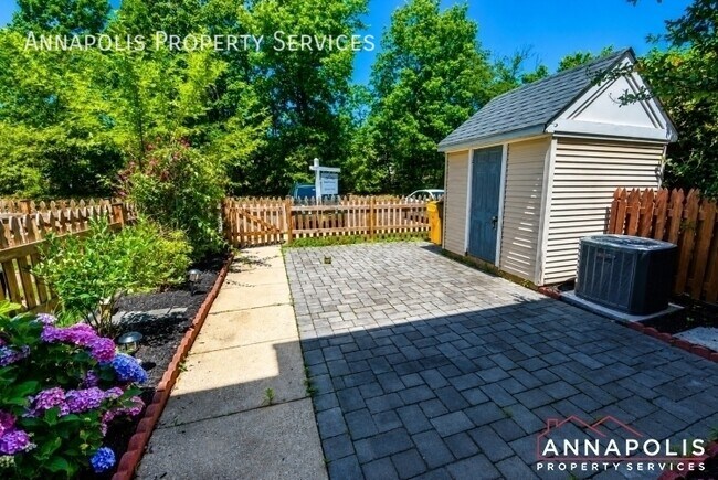 Building Photo - 8725 Spring Brook Way