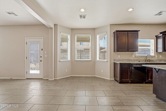 Building Photo - 1041 Earthstar Pl