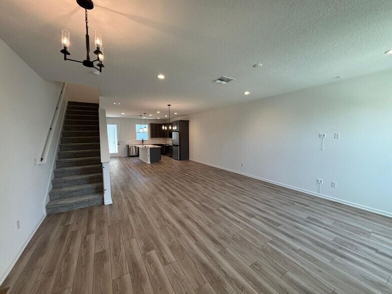Building Photo - 1593 Pinecliff Dr
