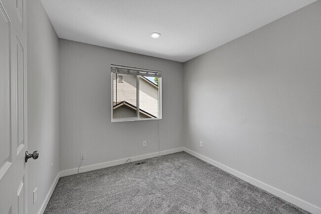 Building Photo - $2,550 - 3 Bed, 2.5 Bath Home in Fredrick ...