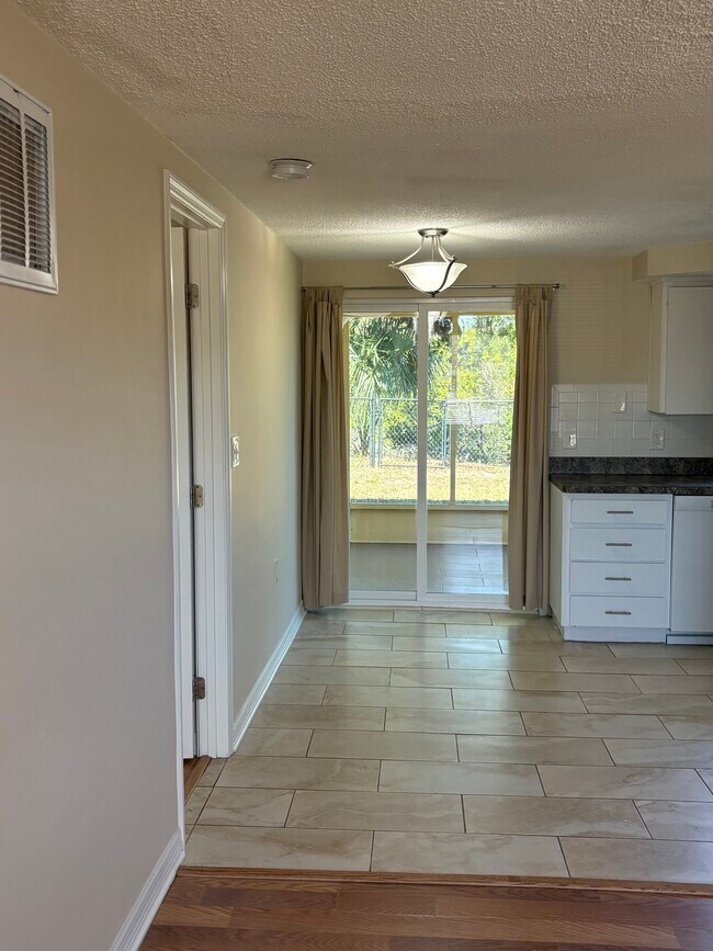 Building Photo - 3443 Elkridge Dr