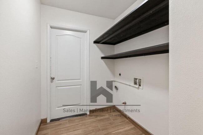 Building Photo - 2651 Elsinore St