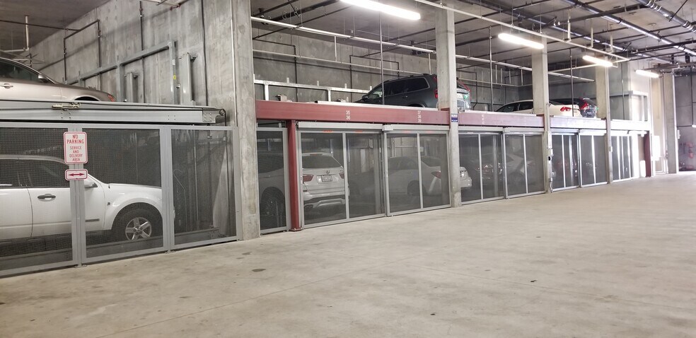 A dedicated spot for one vehicle - 1511 Jefferson St