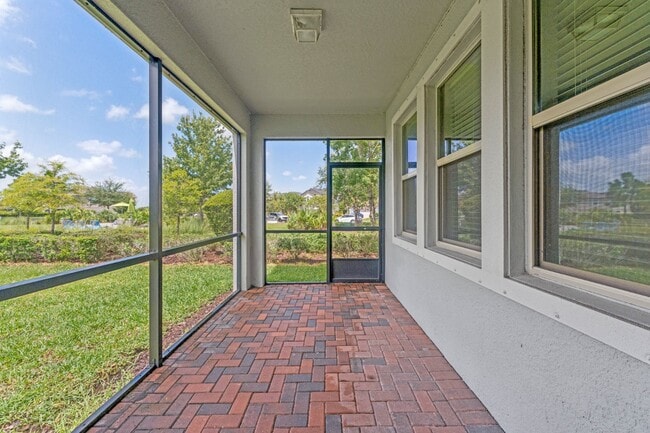 Building Photo - Stunning 4 BR + LOFT /2.5 BA/ 2 CG home in Gorgeous Bexley!