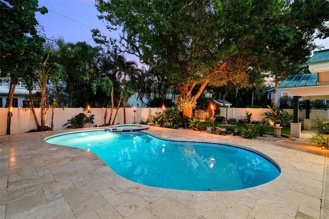 Building Photo - 759 Lantana Ave