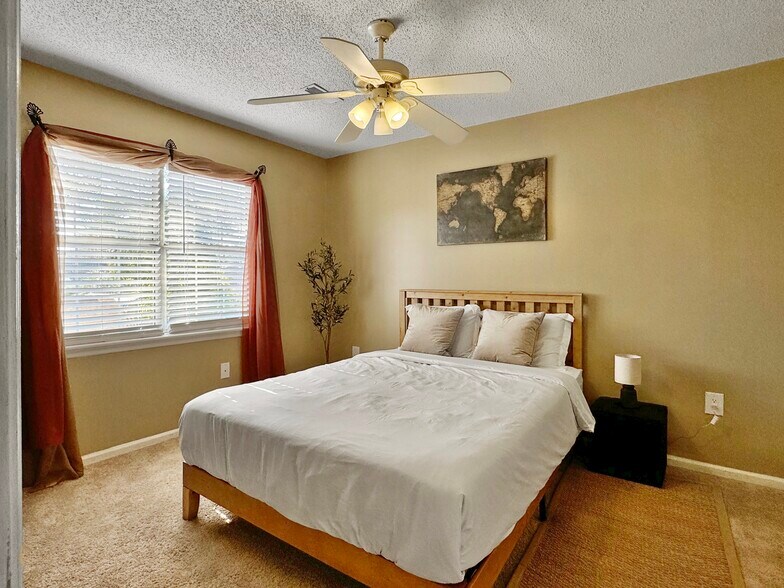 third bedroom - 7900 Elderberry Cir